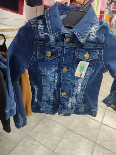Campera jean roturas