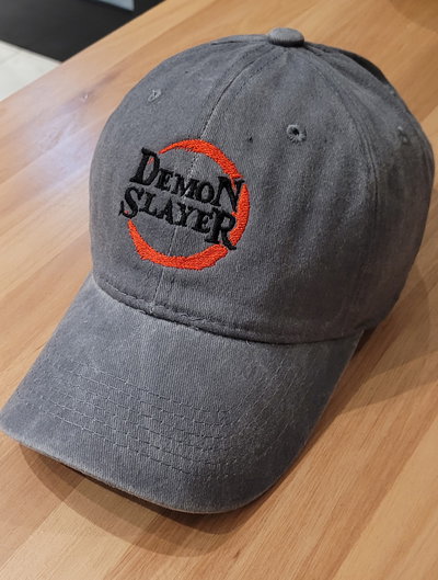 Gorra gabardina gris gastado Demon Slayer
