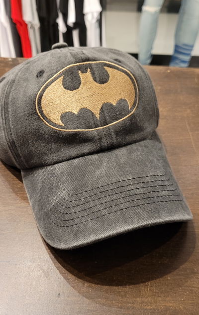 Gorra gabardina Batman negro gastado