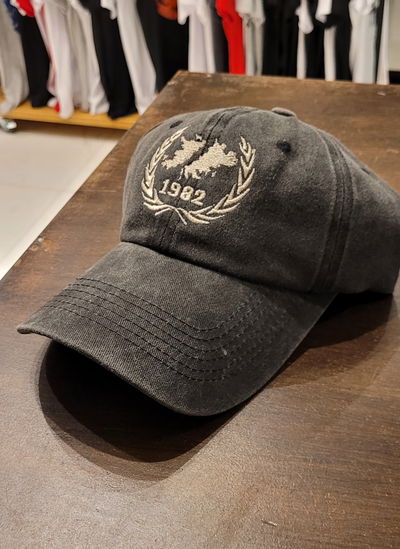 Gorra gabardina las malvinas 1982 laureles negro gastado