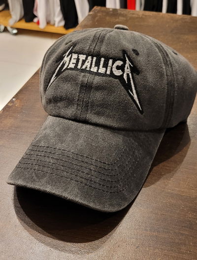 Gorra gabardina Metallica negro gastado