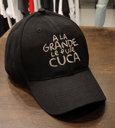 Gorra gabardina Bordada A la grande le puse cuca