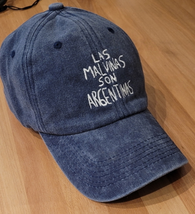 Gorra gabardina azul gastado Las Malvinas son Argentinas