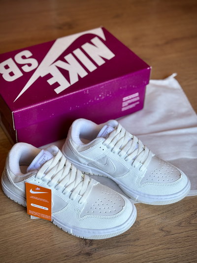 NIKE SB DUNK GLITER 