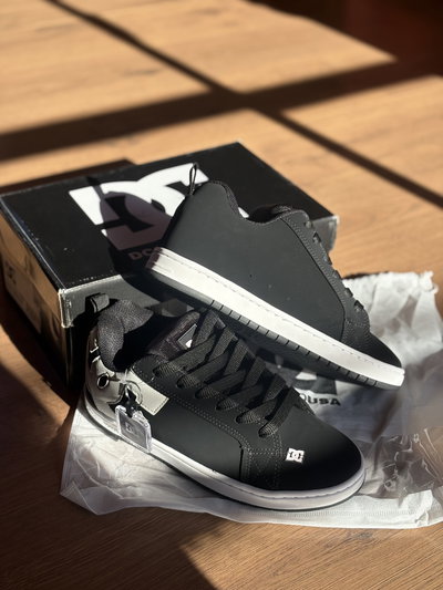 DC SHOES