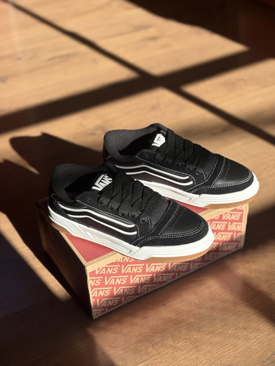 VANS HYLAND 