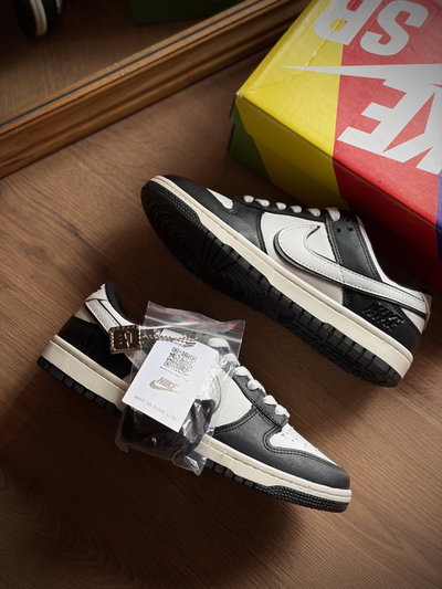 NIKE SB DUNK 