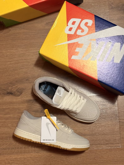 NIKE SB DUNK