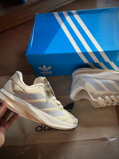 ADIDAS LIGHTSTRIKE 
