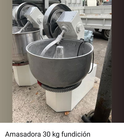 AMASADORA FUNDICIÓN 30 KG