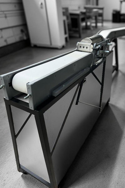 CHURRERA 4 KG 3 BOCAS CON CINTA Y CABALLETE