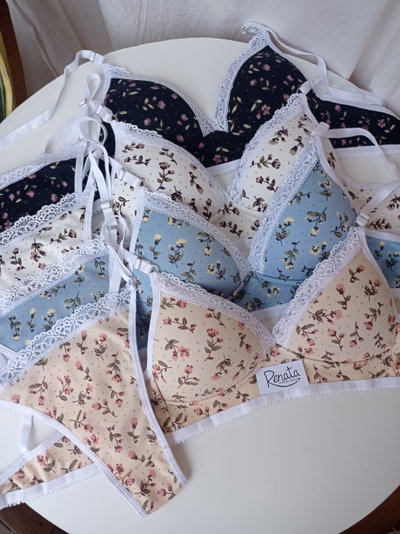 Conjunto Soft Floreado con Base y Puntilla 