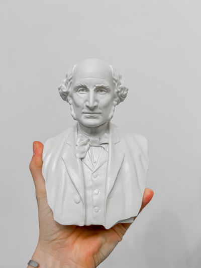 Busto de John Stuart Mill