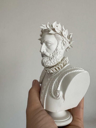 Busto de Luís Vaz de Camoens
