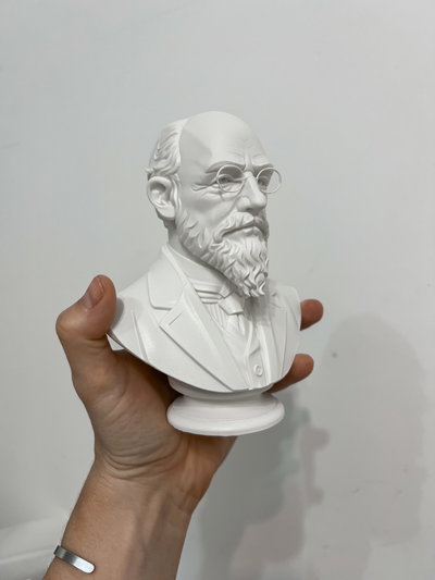 Busto de Erik Satie