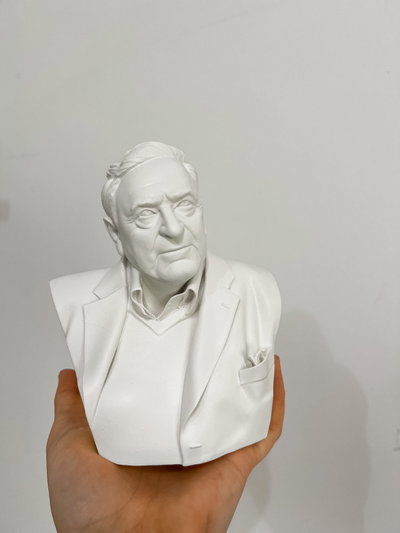 Busto de Juan José Saer