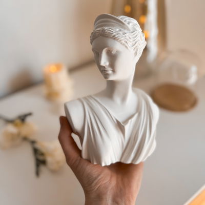 Escultura Diana 17cm