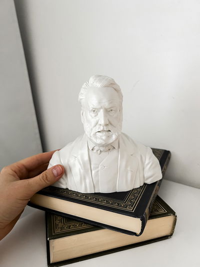 Busto de Victor Hugo