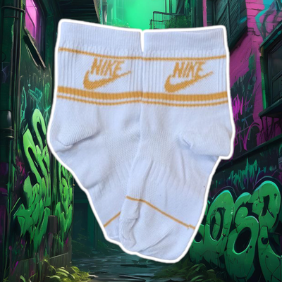 Nike blanca con naranja