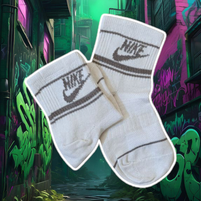 Nike beige con logo y pipa