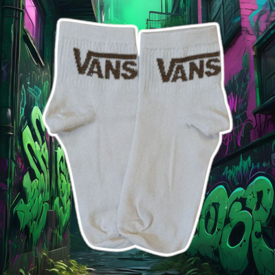 Tenis Vans beige letras marrones