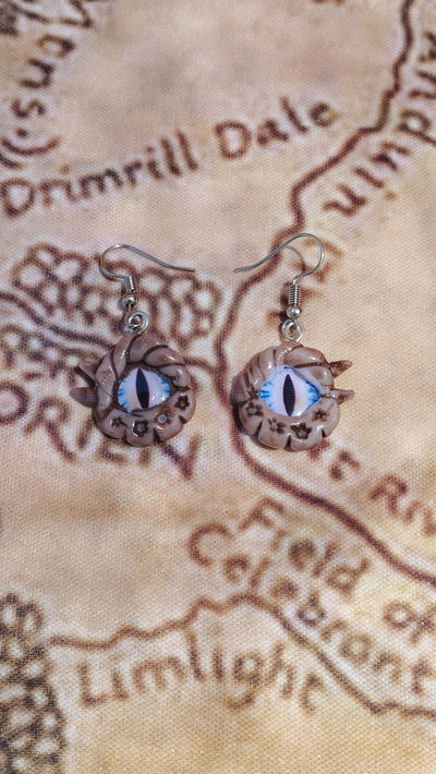 Aros de ojos azules de monstruo 