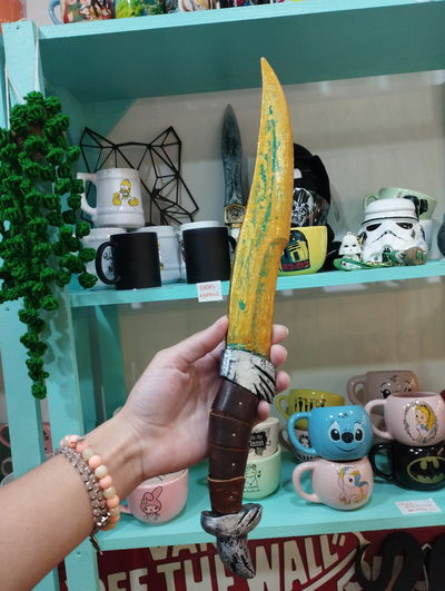 Daga de madera estilo fantasía 