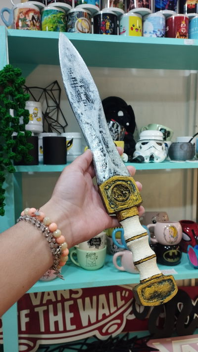 Daga de madera estilo romano 