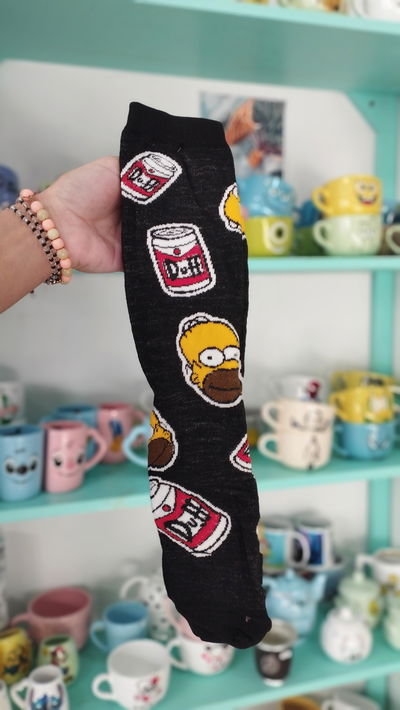 Medias caña alta de Homero Simpson 