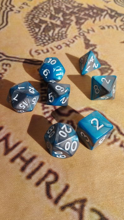Set de 7 dados de rol celestes 