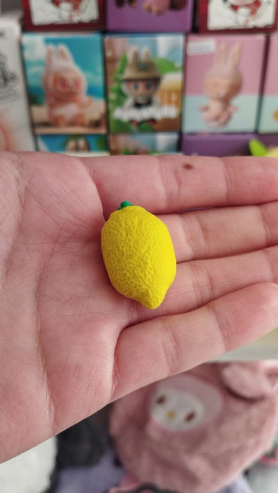 Gomas de borrar de limones 