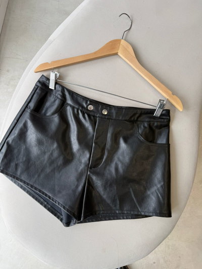 Short Ivana