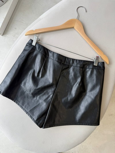 Short Ivana