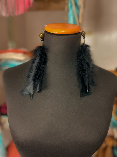 Aros plumas negras
