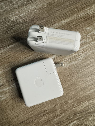 CARGADOR APPLE ORIGINAL 61W