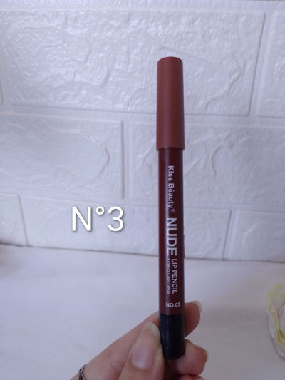 Lápiz labial de larga duración Kiss Beauty
