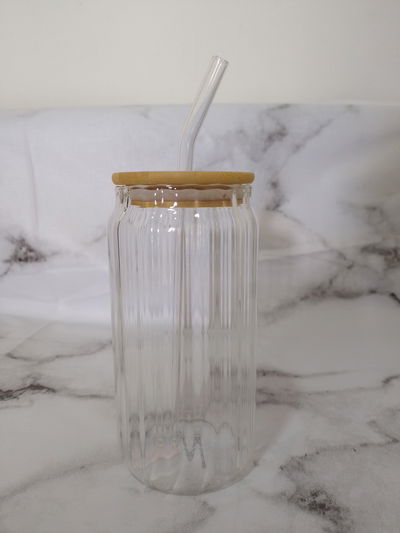 Vaso de vidrio con sorbete 