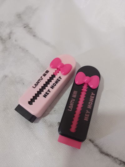 Goma de borrar retráctil 