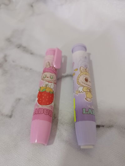 Goma de borrar retráctil 