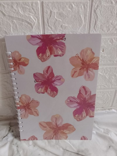 Cuaderno Universitario A4 – Diseño exclusivo ✨ Rayado