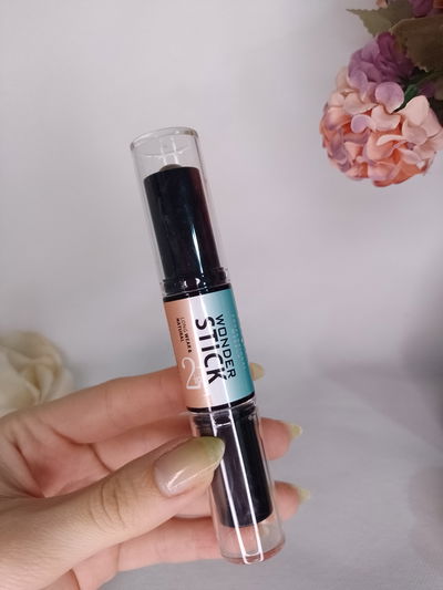 Lápiz 2 en 1 contorno e iluminador 