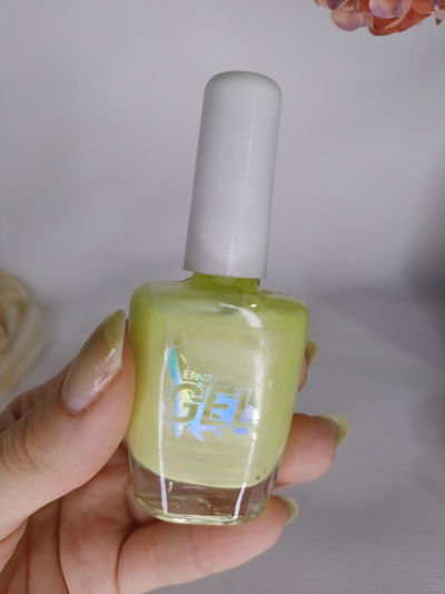 Esmalte tradicional para uñas EFECTO GEL