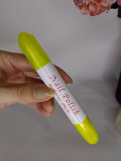 Lápiz removedor de esmalte tradicional 