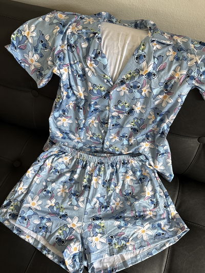 CAMISERO CORTO ADULTO STITCH FLORES