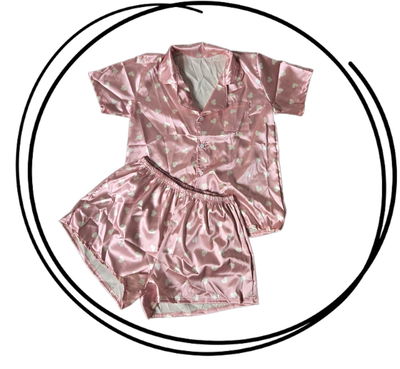 CAMISERO CORTO SATÉN ADULTO ROSA CORAZONES