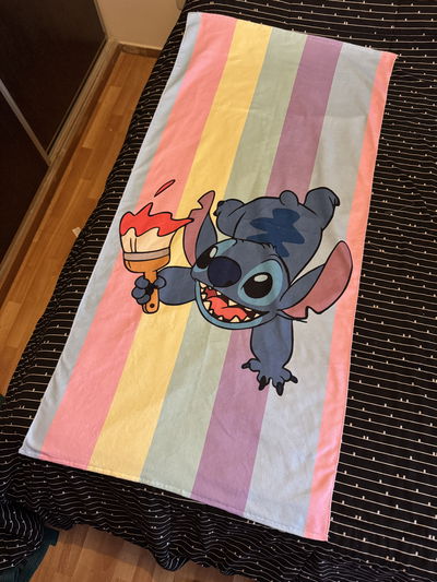 TOALLON ANIMADO STITCH COLORES 73x150