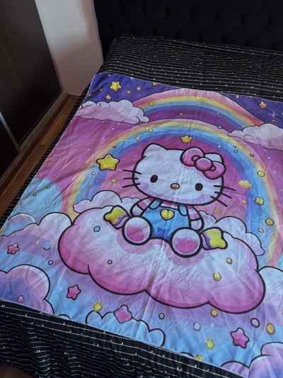 LONA PLAYERA KITTY ARCO IRIS 150x150