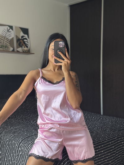 PIJAMA ADULTO CORTO MUSCULOSA SATÉN ROSA