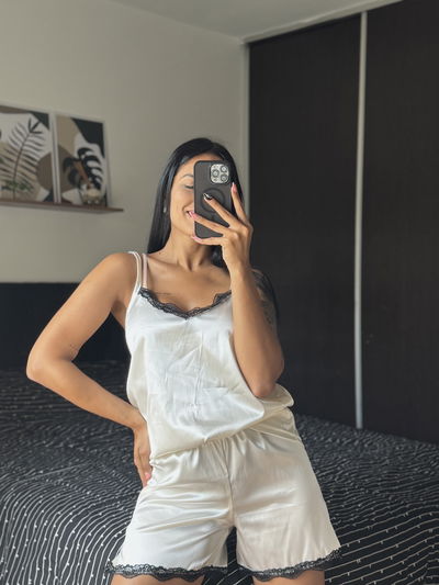 PIJAMA ADULTO CORTO MUSCULOSA SATEN CREMA 