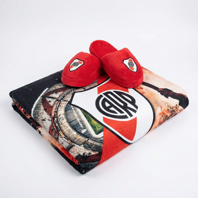 Manta Soft Premium + Pantuflas a Juego RIVER  (Diseños Exclusivos PC)